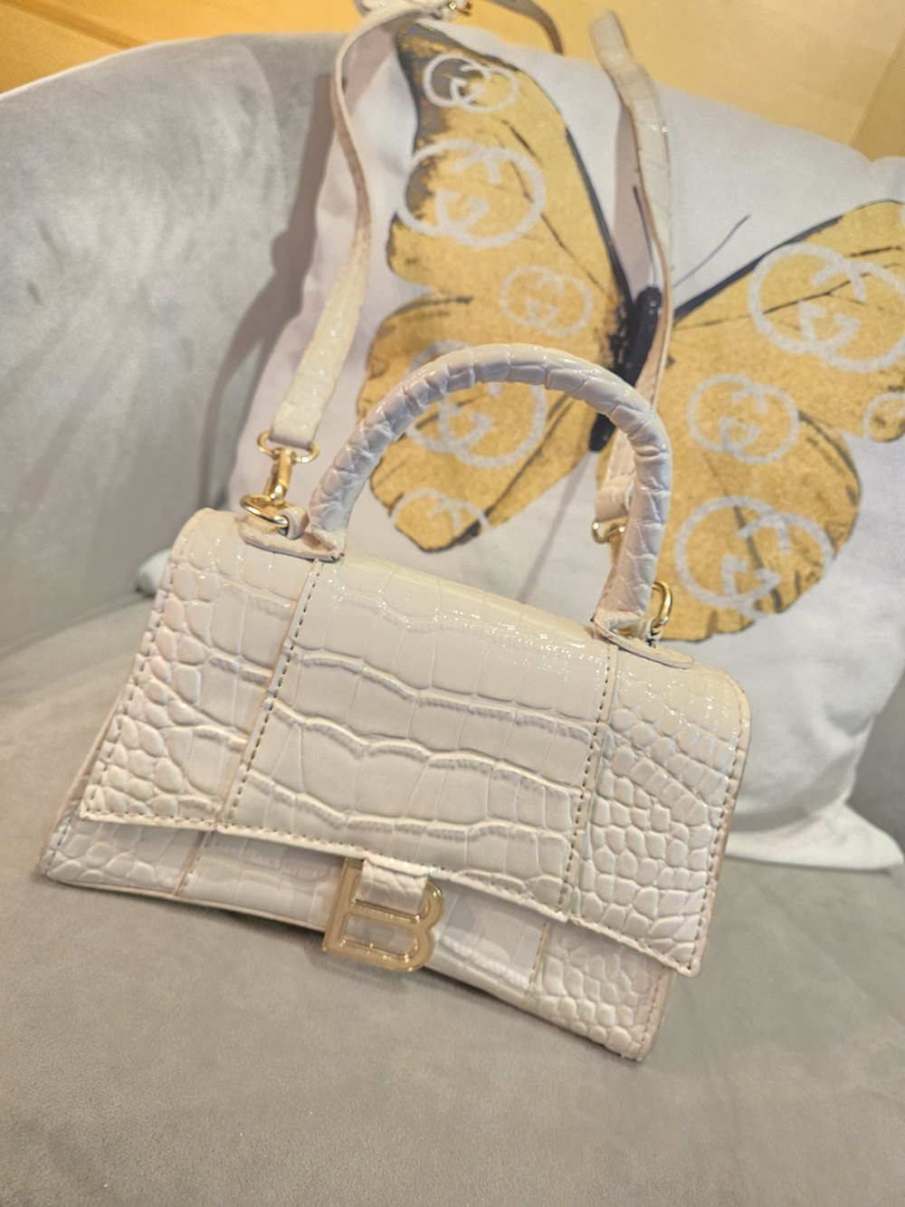 Luxury Croc-Embossed Top-Handle Bag in Cream